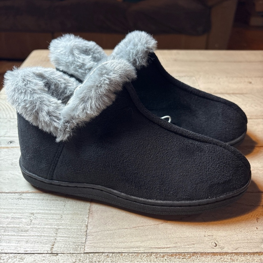 Old Navy Womens Black Faux Fur Lined Cozy  Bootie Slippers Size 8 - Picture 15 of 15